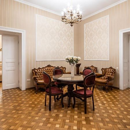 3 Bedrooms Royal Italian Style In An Austrian Building, Parking, Balcony Lwów Zewnętrze zdjęcie