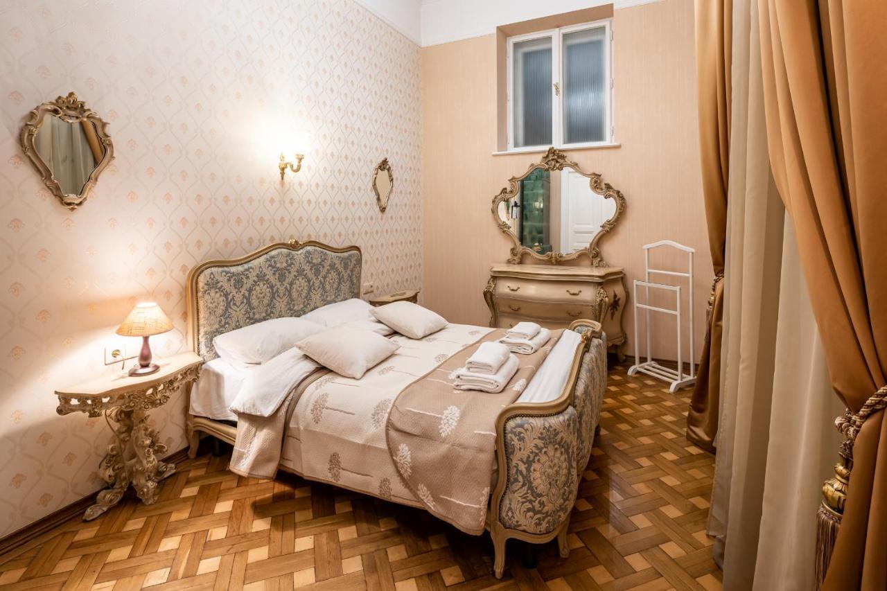 3 Bedrooms Royal Italian Style In An Austrian Building, Parking, Balcony Lwów Zewnętrze zdjęcie