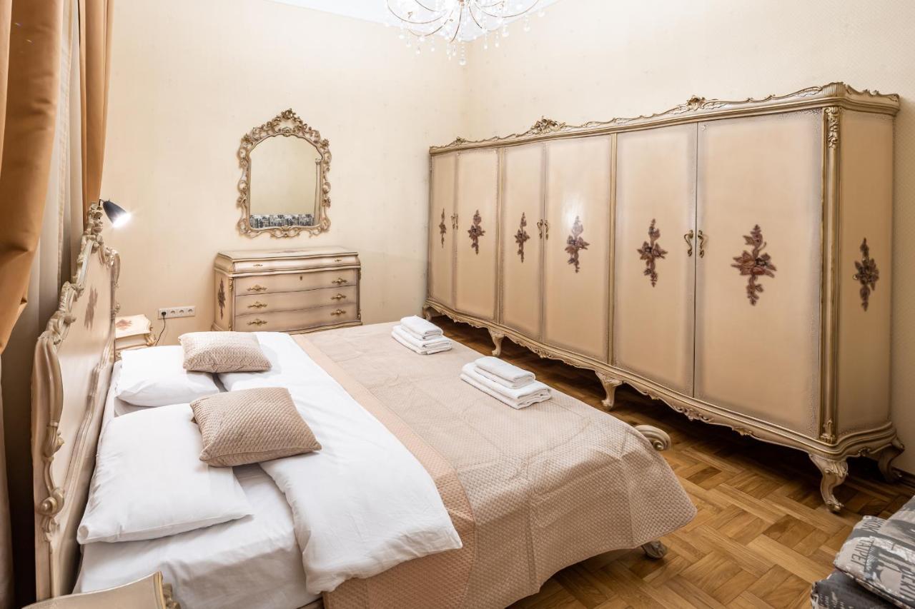3 Bedrooms Royal Italian Style In An Austrian Building, Parking, Balcony Lwów Zewnętrze zdjęcie