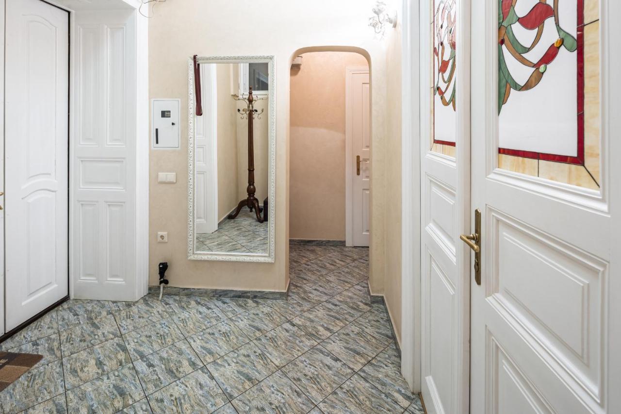 3 Bedrooms Royal Italian Style In An Austrian Building, Parking, Balcony Lwów Zewnętrze zdjęcie